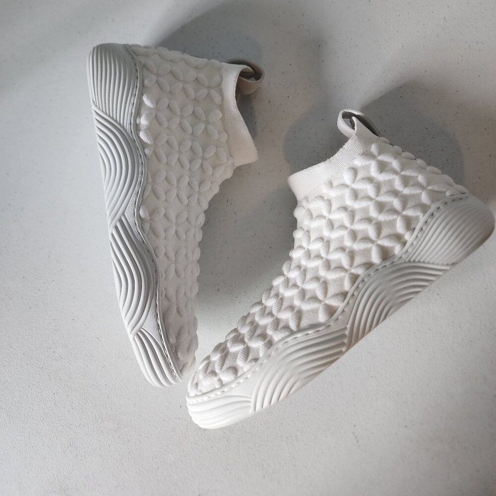 Alaia Knit Sneaker "EUC" - Picture 6 of 16